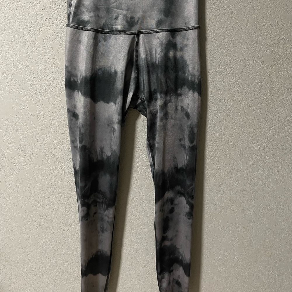 Beyond Yoga Kids Black and Gray Leggings